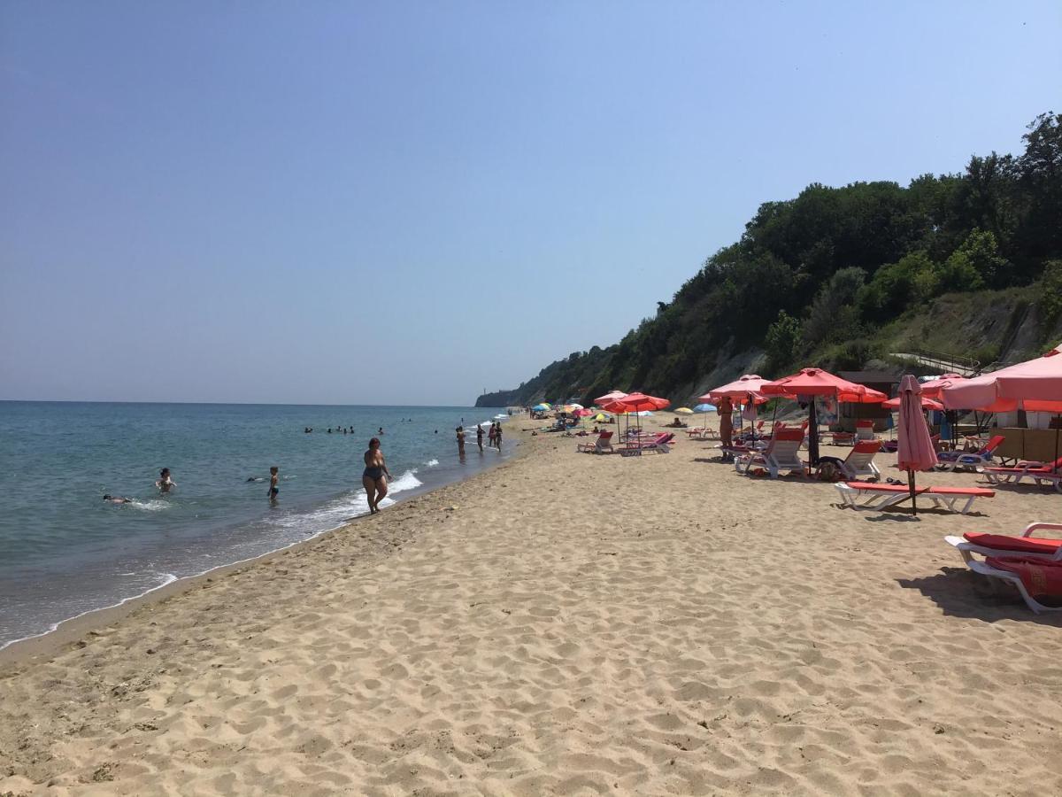 Rose Apartment On The Beach Bjala Kültér fotó