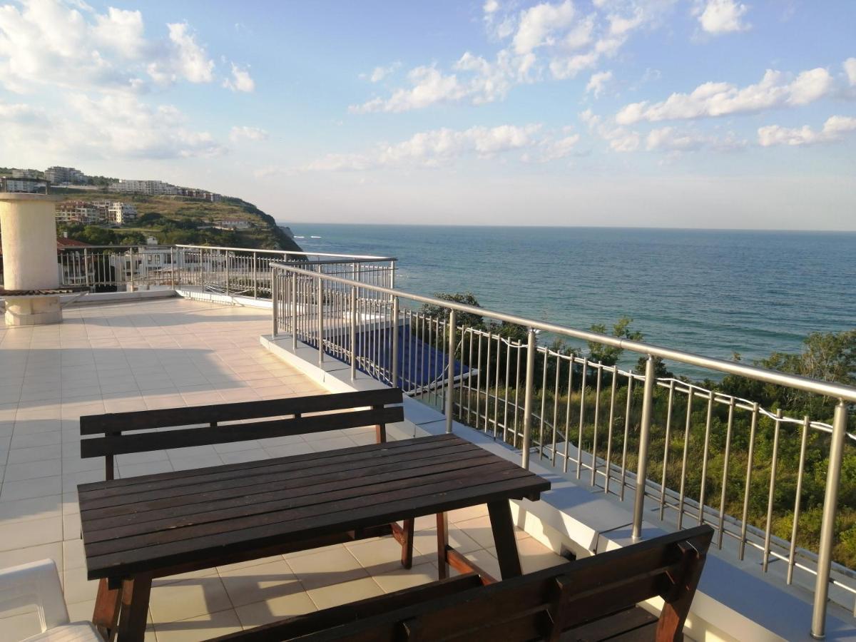 Rose Apartment On The Beach Bjala Kültér fotó
